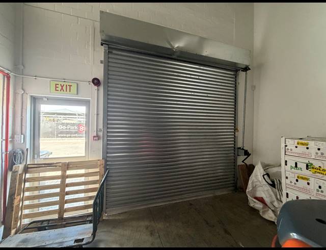 197M² WAREHOUSE TO LET IN FIRGROVE